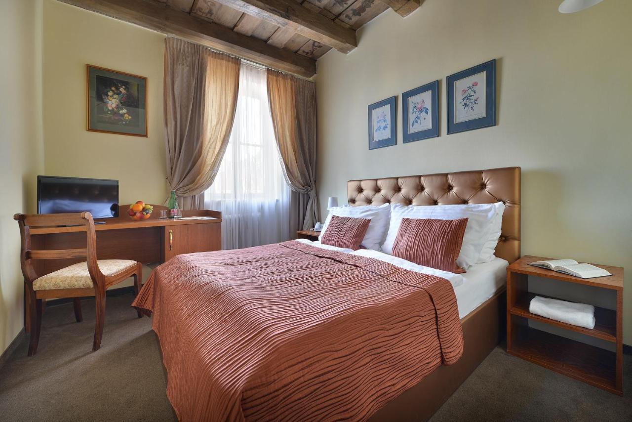 Hotel U 3 Pstrosu Πράγα Εξωτερικό φωτογραφία