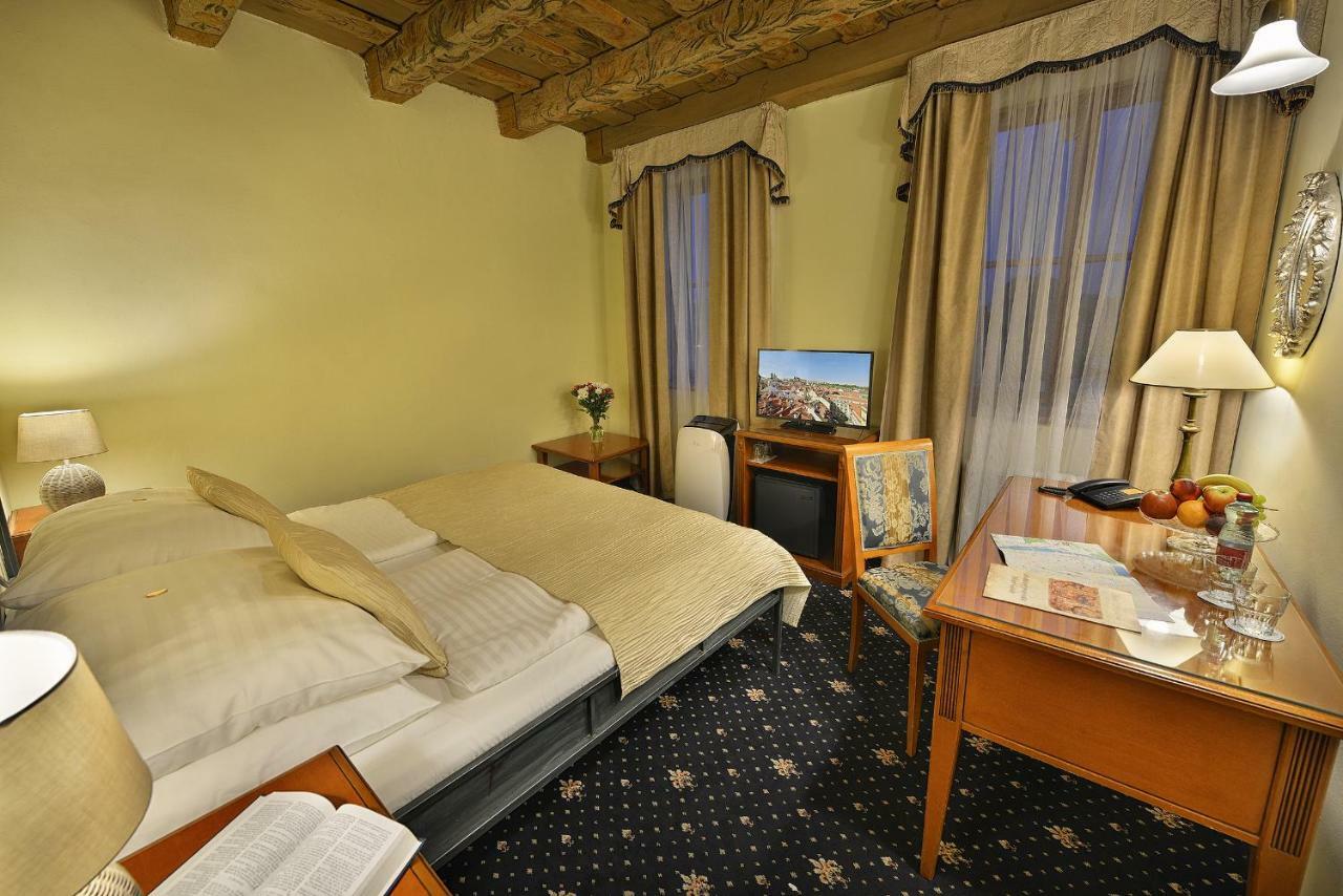 Hotel U 3 Pstrosu Πράγα Εξωτερικό φωτογραφία