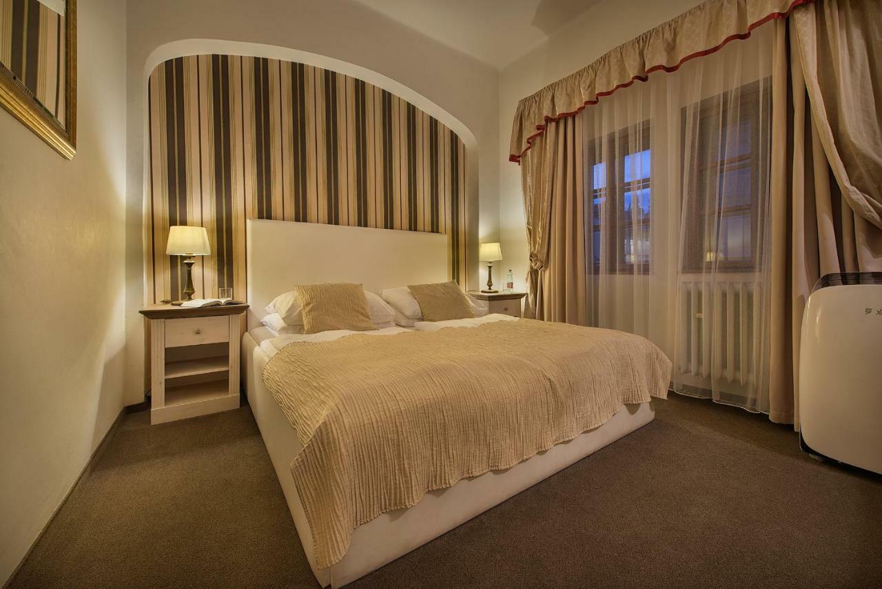 Hotel U 3 Pstrosu Πράγα Εξωτερικό φωτογραφία